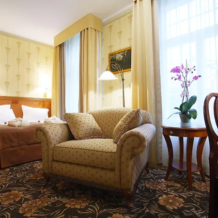 מלון Ekesparre Boutique 3*