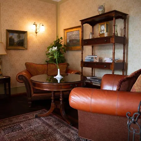 فندق Ekesparre Boutique 3*